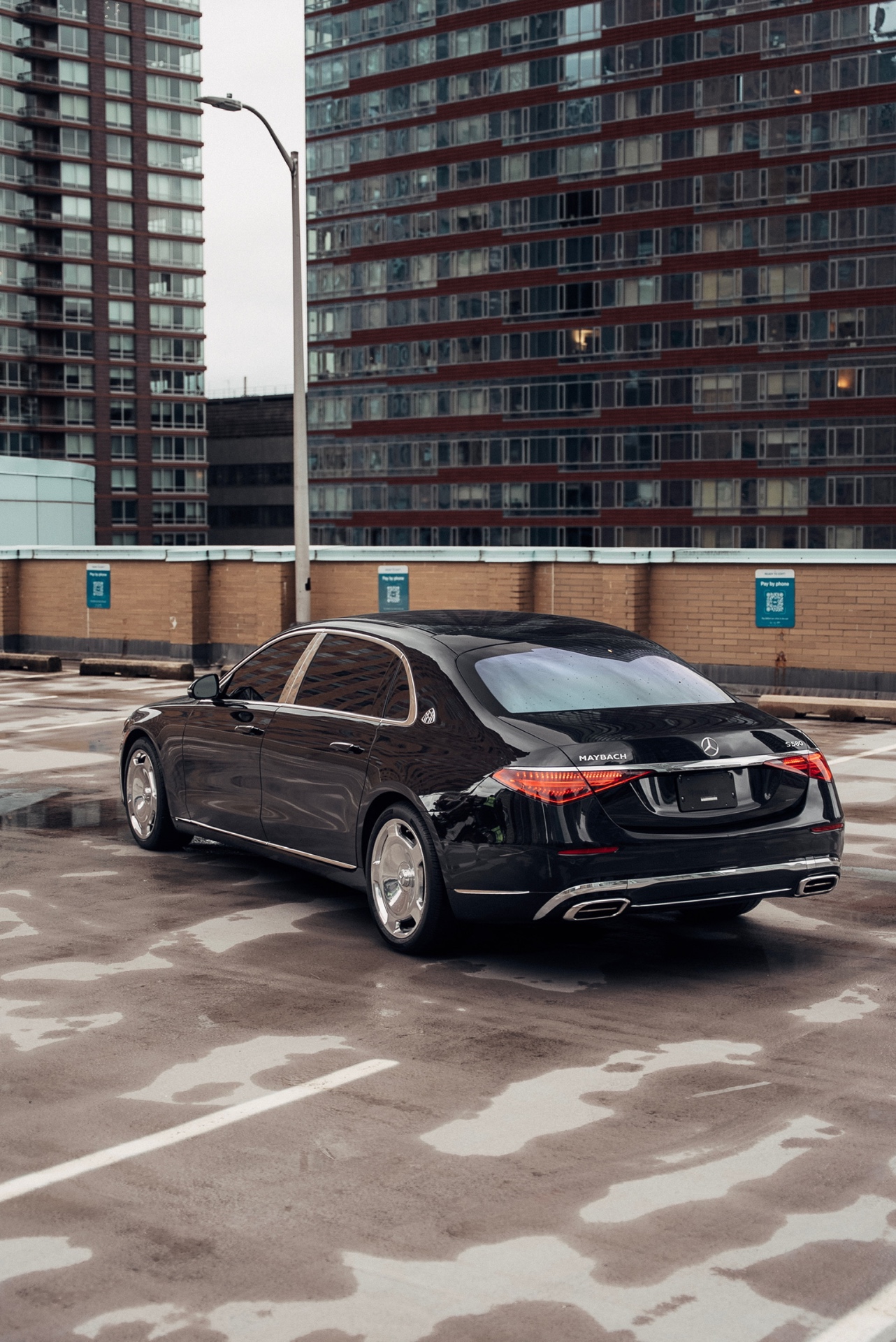 2022 Mercedes S580 Maybach in Black – photo 2