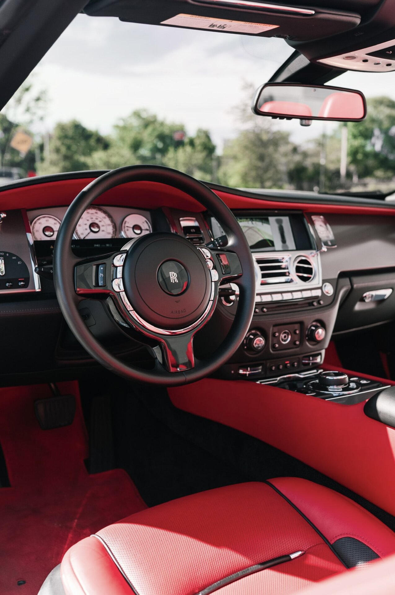 2019 Rolls Royce Dawn in White – photo 2