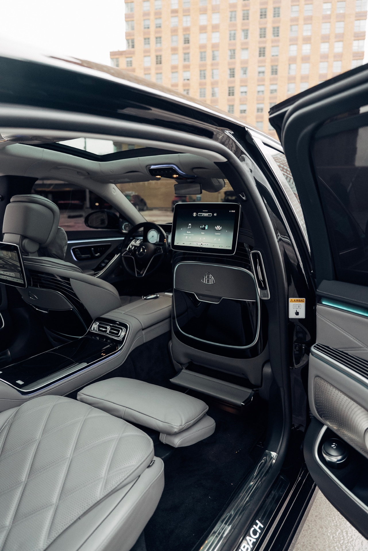 2022 Mercedes S580 Maybach in Black – photo 4