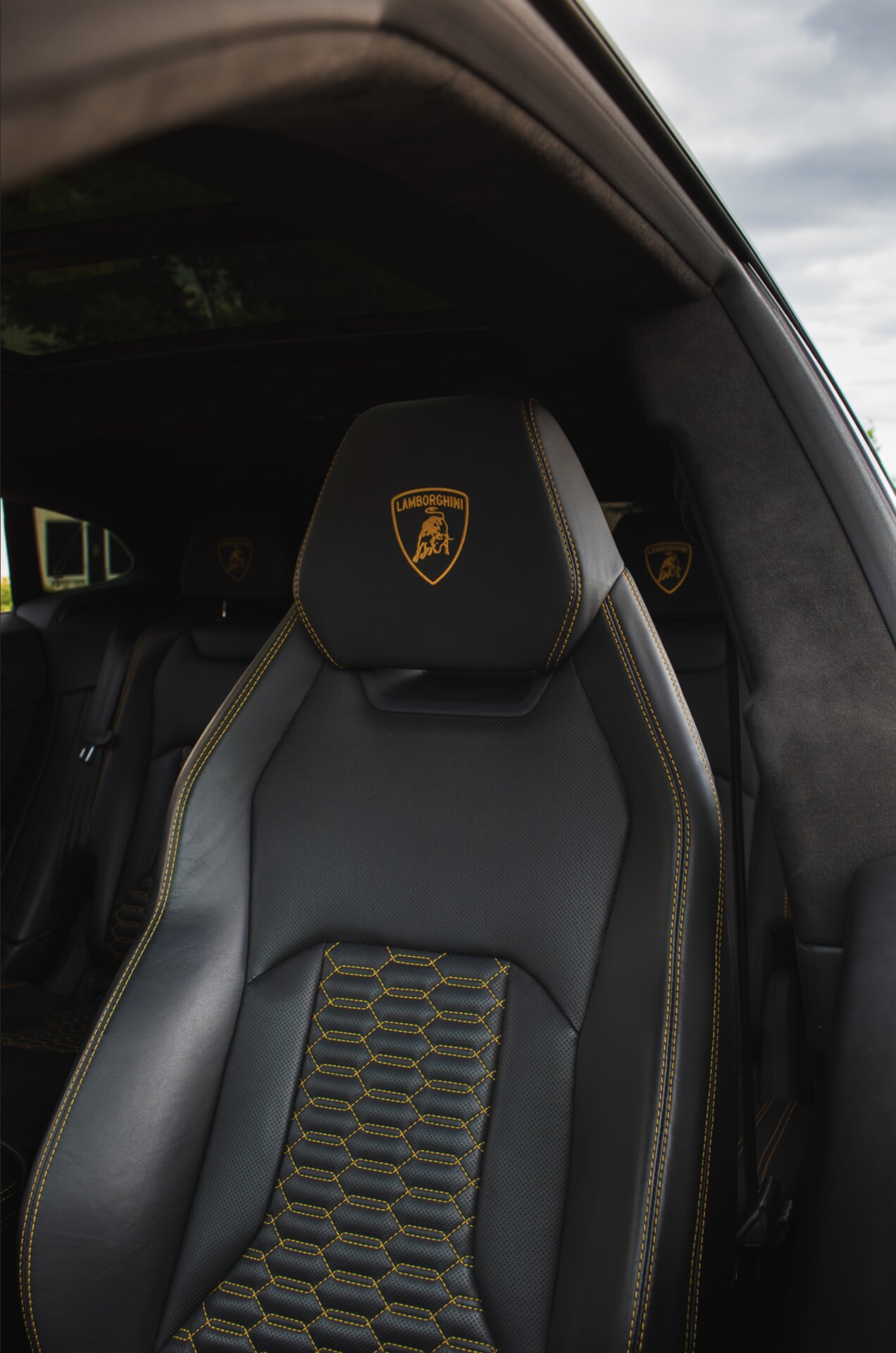 2021 Lamborghini Urus in Red – photo 6