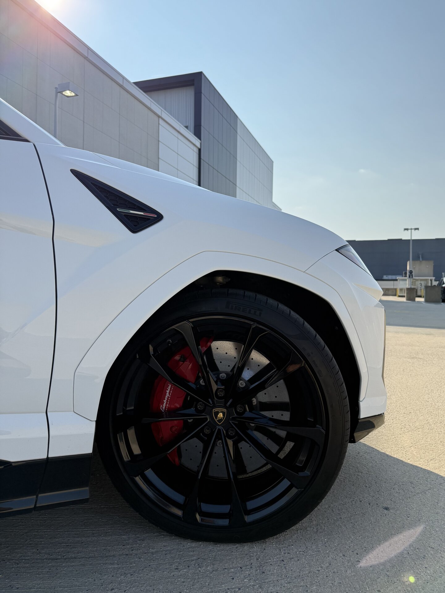 2021 Lamborghini Urus in White – photo 3