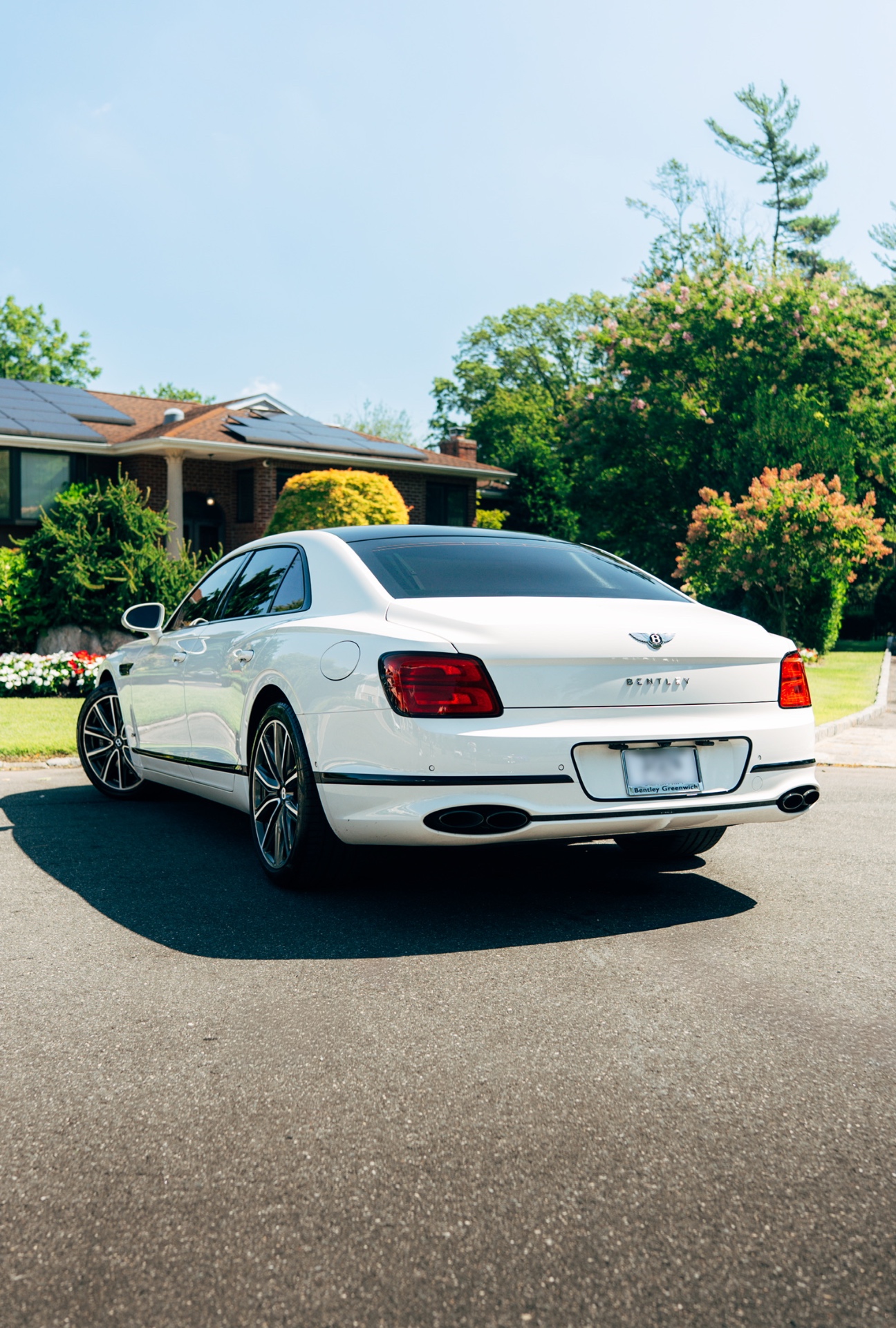 2023 Bentley Flying Spur in White