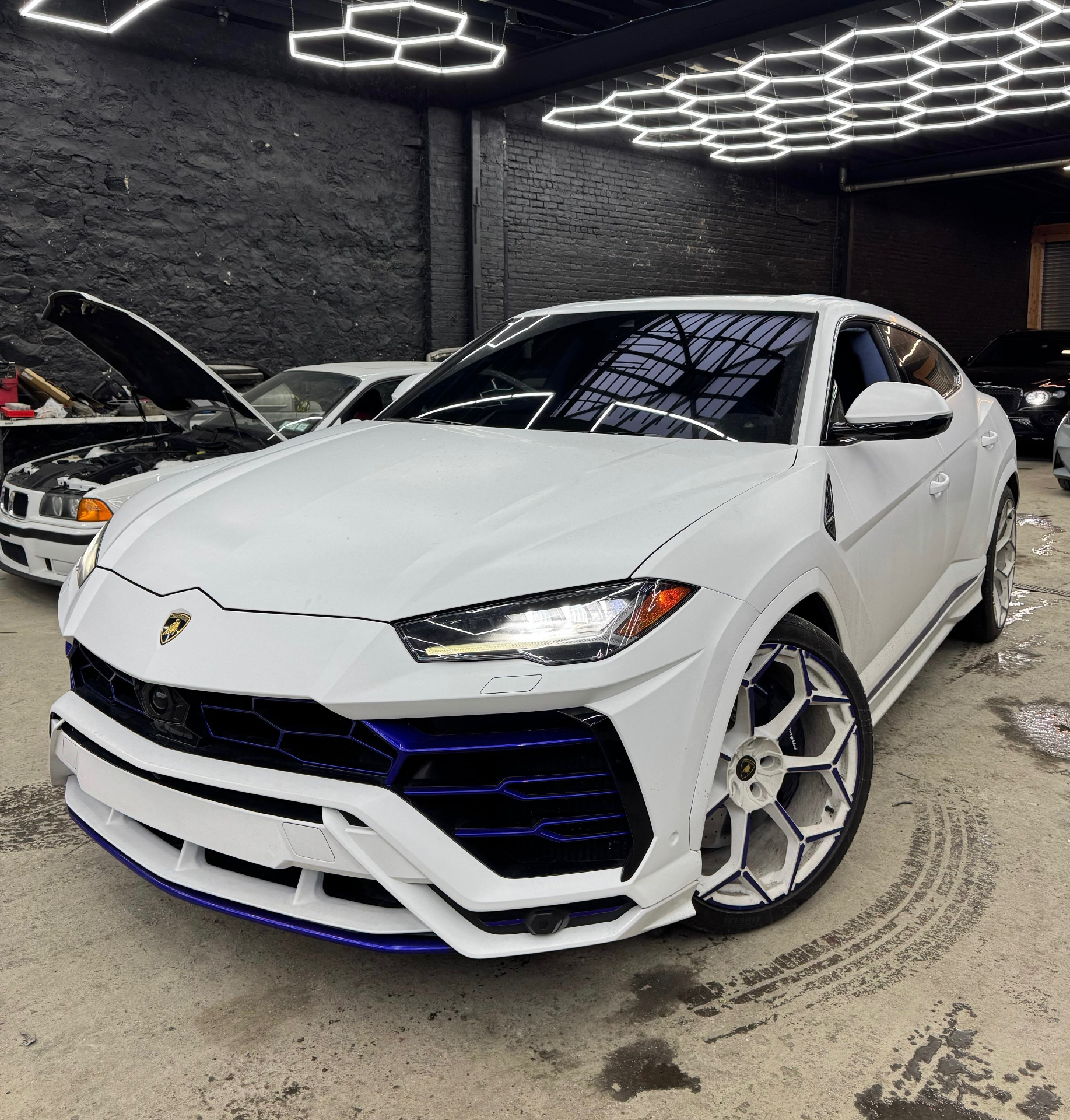 2021 Lamborghini Urus in White
